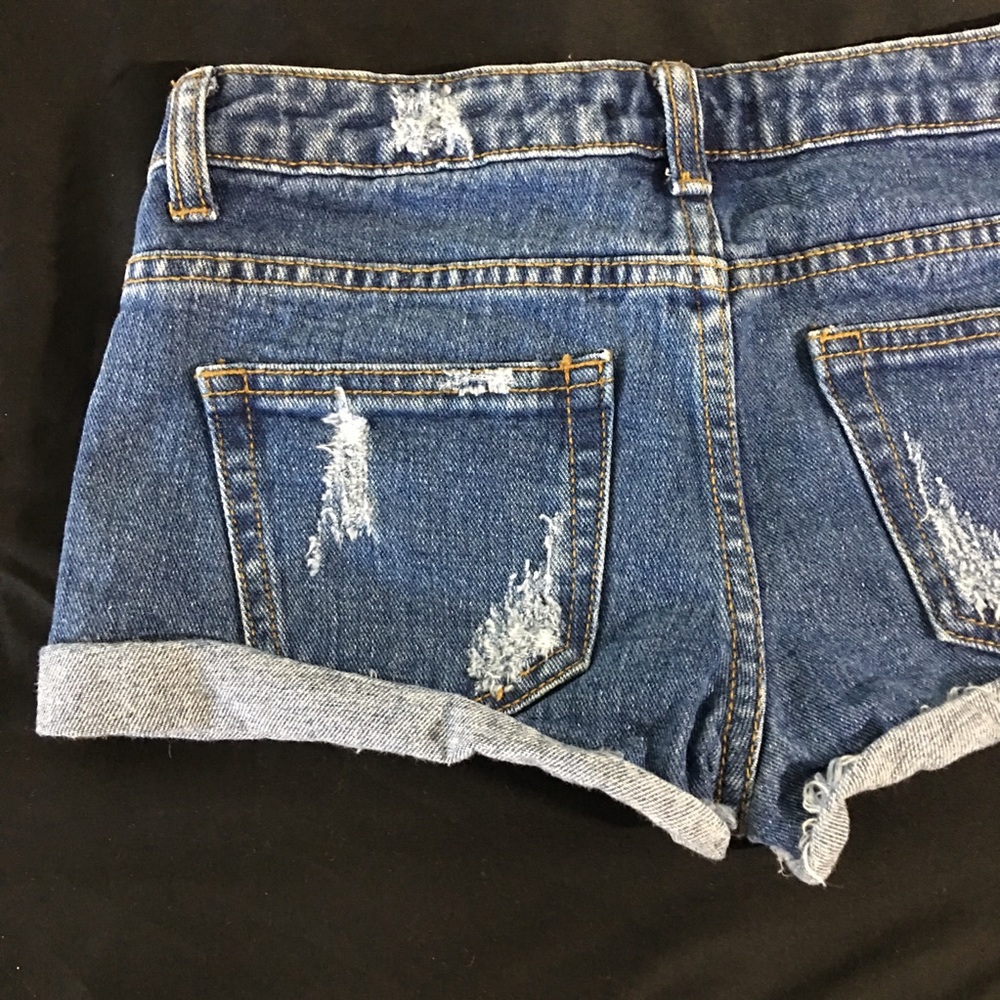 SALE! 3/10$ F21 Distressed Denim Jean Shorts - Picture 6 of 6